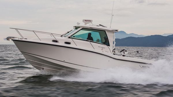 Boston Whaler 315 Conquest Pilothouse 