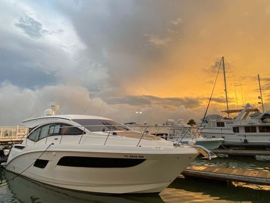 Sea Ray 400 Sundancer - main image