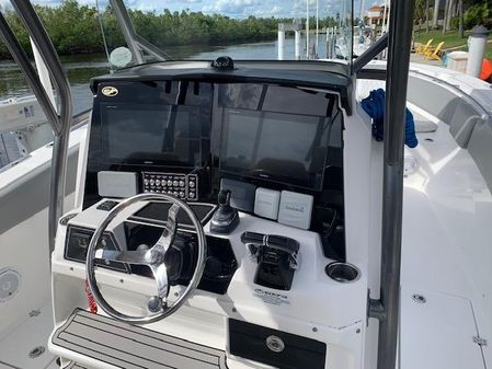 Sea Fox 328 Commander image