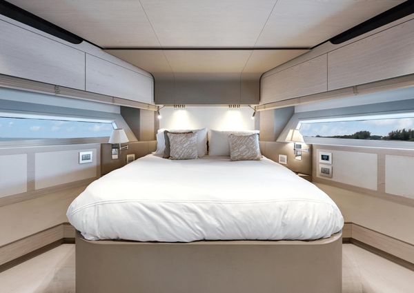 Azimut 80 Flybridge image