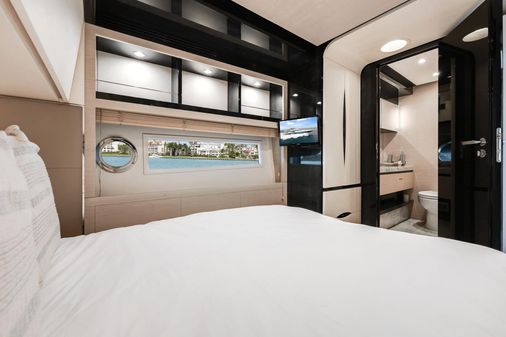 Azimut 80 Flybridge image