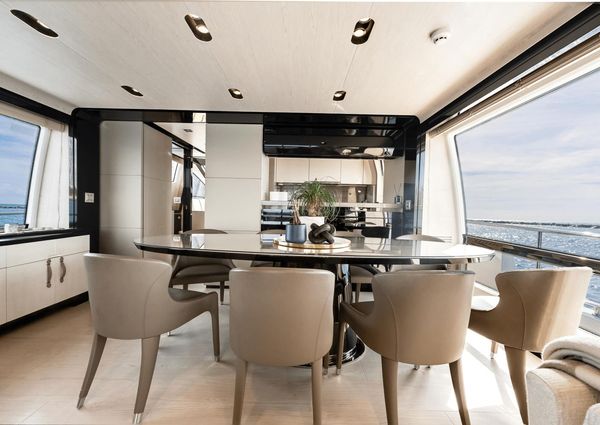 Azimut 80 Flybridge image