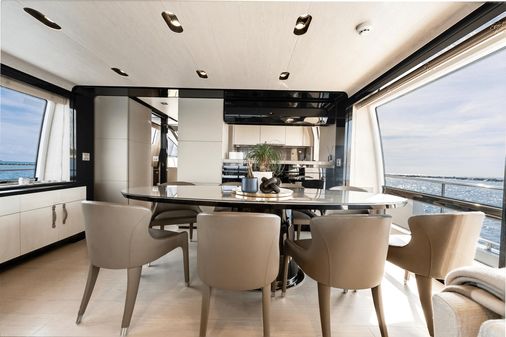 Azimut 80 Flybridge image