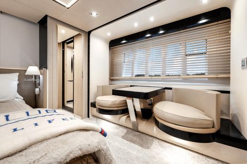 Azimut 80 Flybridge image