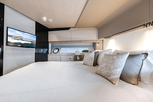 Azimut 80 Flybridge image