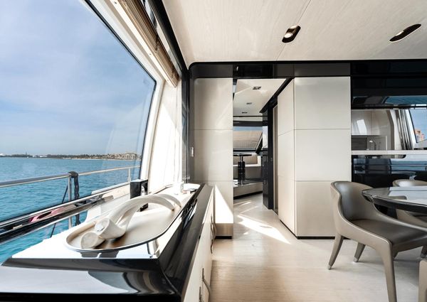 Azimut 80 Flybridge image