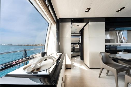 Azimut 80 Flybridge image