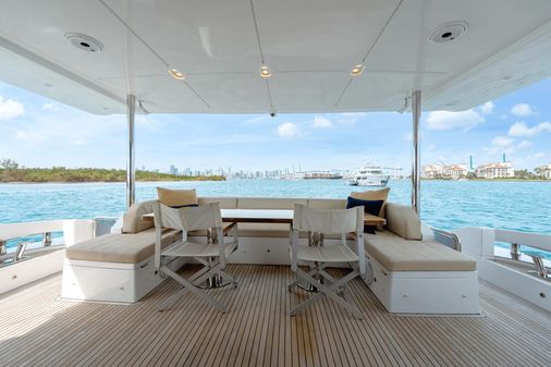 Azimut 80 Flybridge image