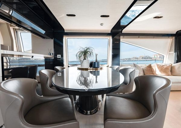 Azimut 80 Flybridge image