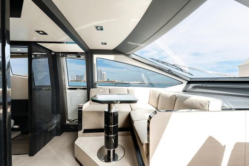 Azimut 80 Flybridge image