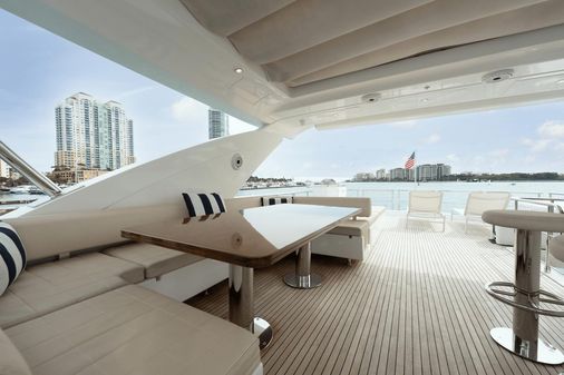 Azimut 80 Flybridge image