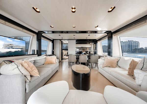 Azimut 80 Flybridge image