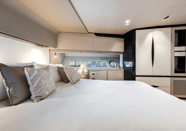 Azimut 80 Flybridge image