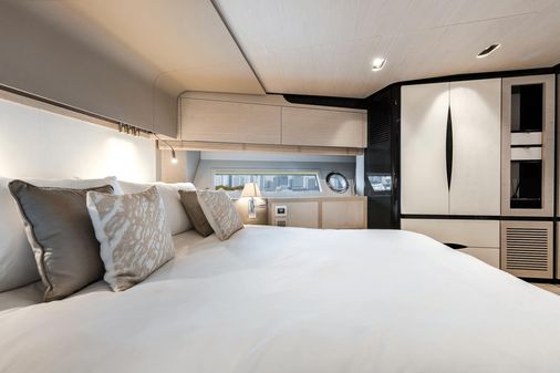 Azimut 80 Flybridge image