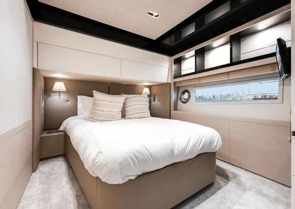 Azimut 80 Flybridge image