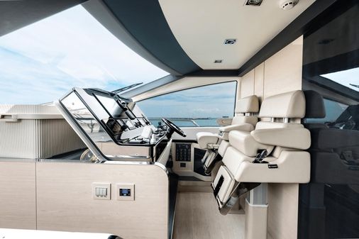 Azimut 80 Flybridge image