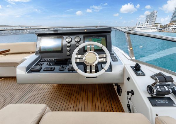 Azimut 80 Flybridge image