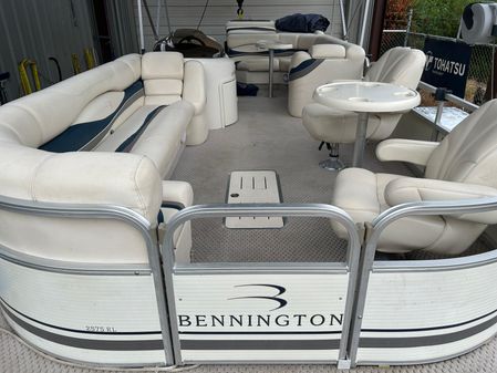 Bennington 2575RL image