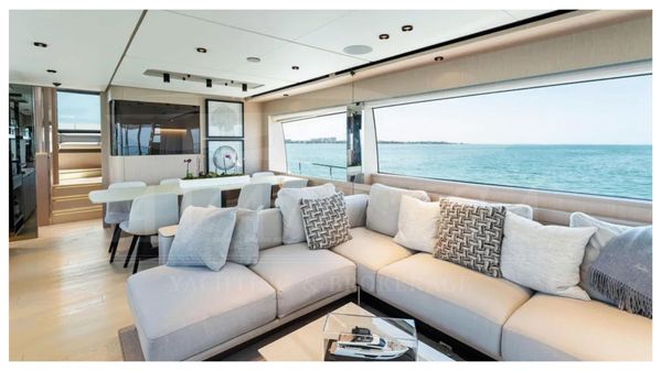 Ferretti Yachts 780 image