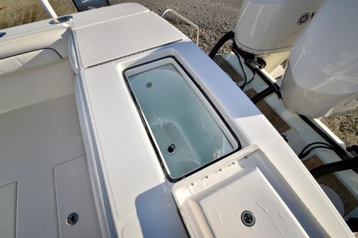 Regulator 34 Center Console image