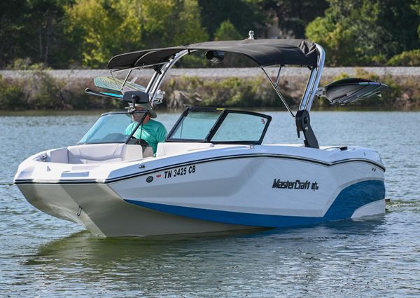 MasterCraft NXT22 image