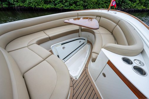 Hunt Yachts 32 Center Console image