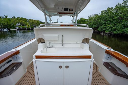 Hunt Yachts 32 Center Console image