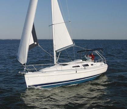 Hunter 33 - main image