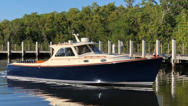 Hinckley Picnic Boat Classic