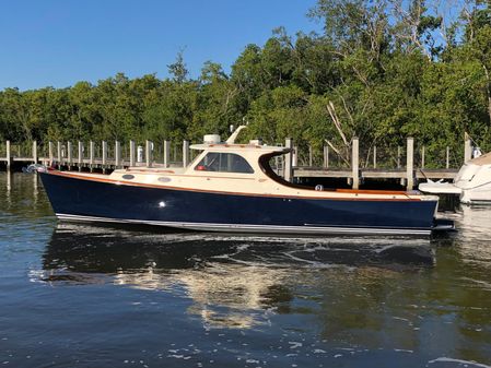 Hinckley Picnic Boat Classic image