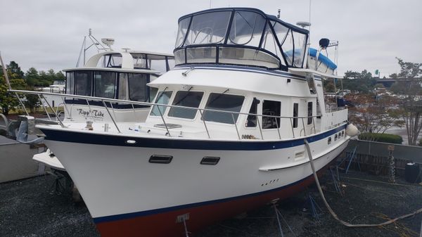 DeFever 49 Cockpit Motor Yacht