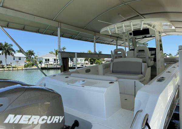 Boston Whaler 330 Outrage image