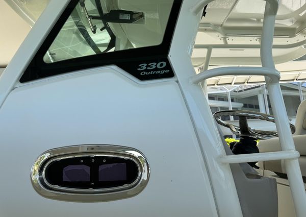 Boston Whaler 330 Outrage image