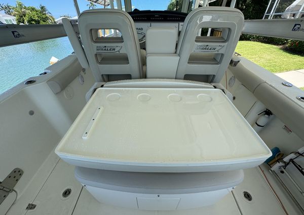 Boston Whaler 330 Outrage image