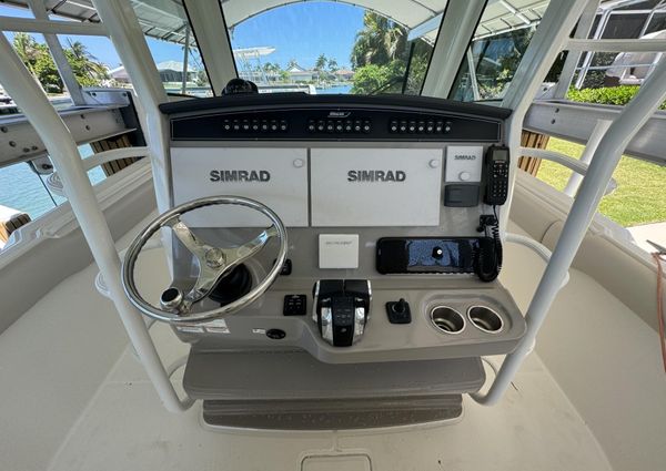 Boston Whaler 330 Outrage image