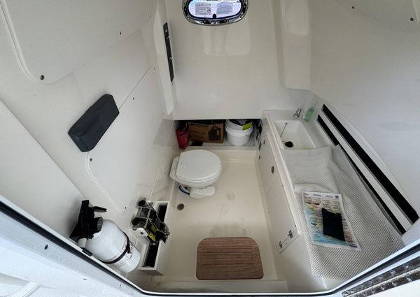 Boston Whaler 330 Outrage image