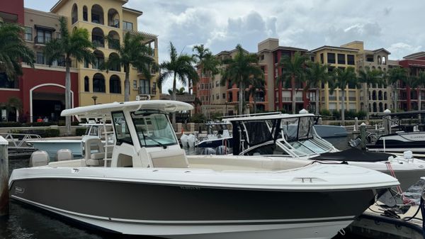 Boston Whaler 330 Outrage