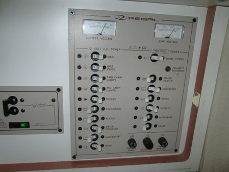 Regal Commodore 2760 image