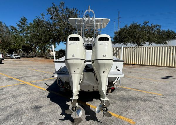 Whitewater 25 Center Console image