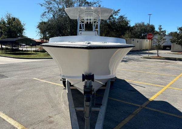 Whitewater 25 Center Console image