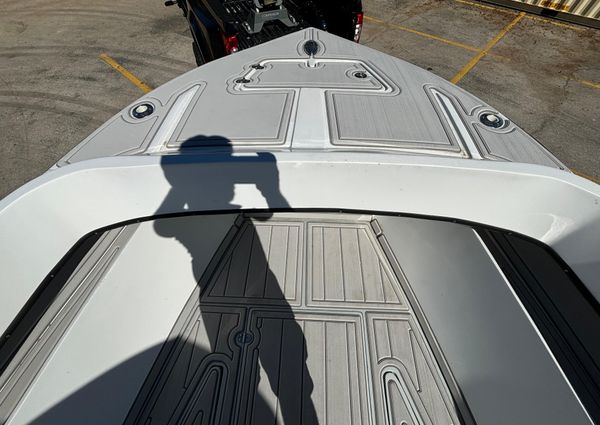 Whitewater 25 Center Console image