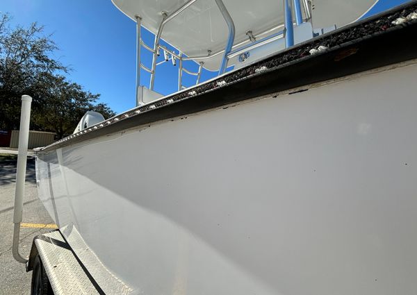 Whitewater 25 Center Console image