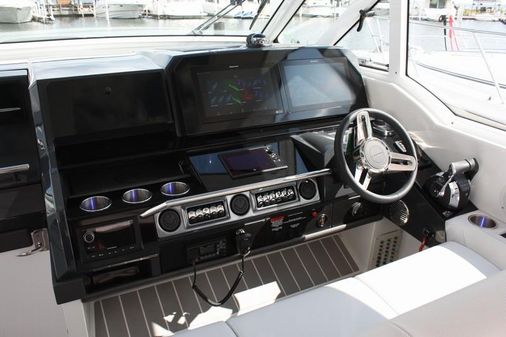 Formula 380 SSC w/Stern Drives image