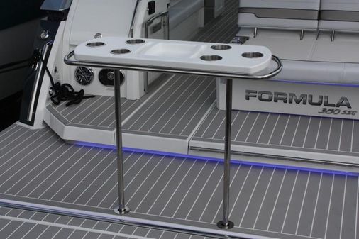 Formula 380 SSC w/Stern Drives image