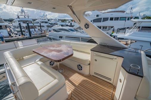 Sea Ray 510 Fly image