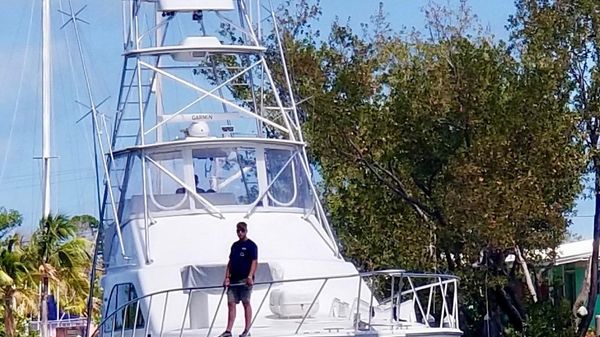 Cabo 47 Flybridge Sportfisher