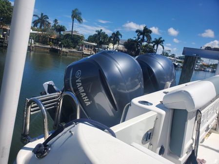 Robalo 30-CENTER-CONSOLE-R300 image