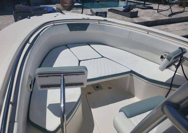 Robalo 30-CENTER-CONSOLE-R300 image