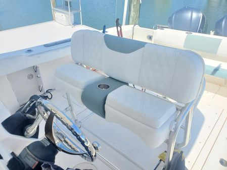 Robalo 30-CENTER-CONSOLE-R300 image