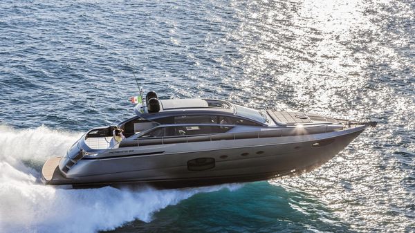 Pershing 62'